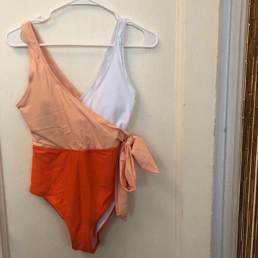 NWOT Cupshe one-piece bathing suit